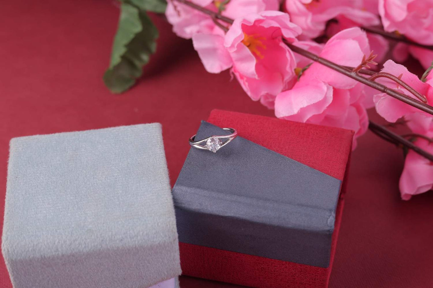π 925 Sterling Silver Solitaire Ring with Sparkling Stone | Elegant & Timeless Design β¨