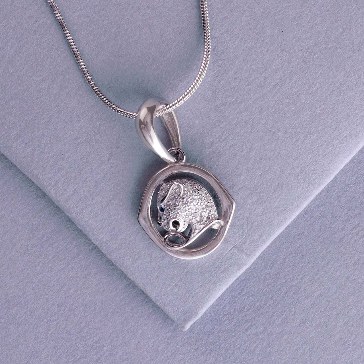 ✨925 Sterling Silver Bold Tiger Head Pendant Necklace for Women | Textured Finish in Geometric Frame | Statement Animal-Themed Jewelry