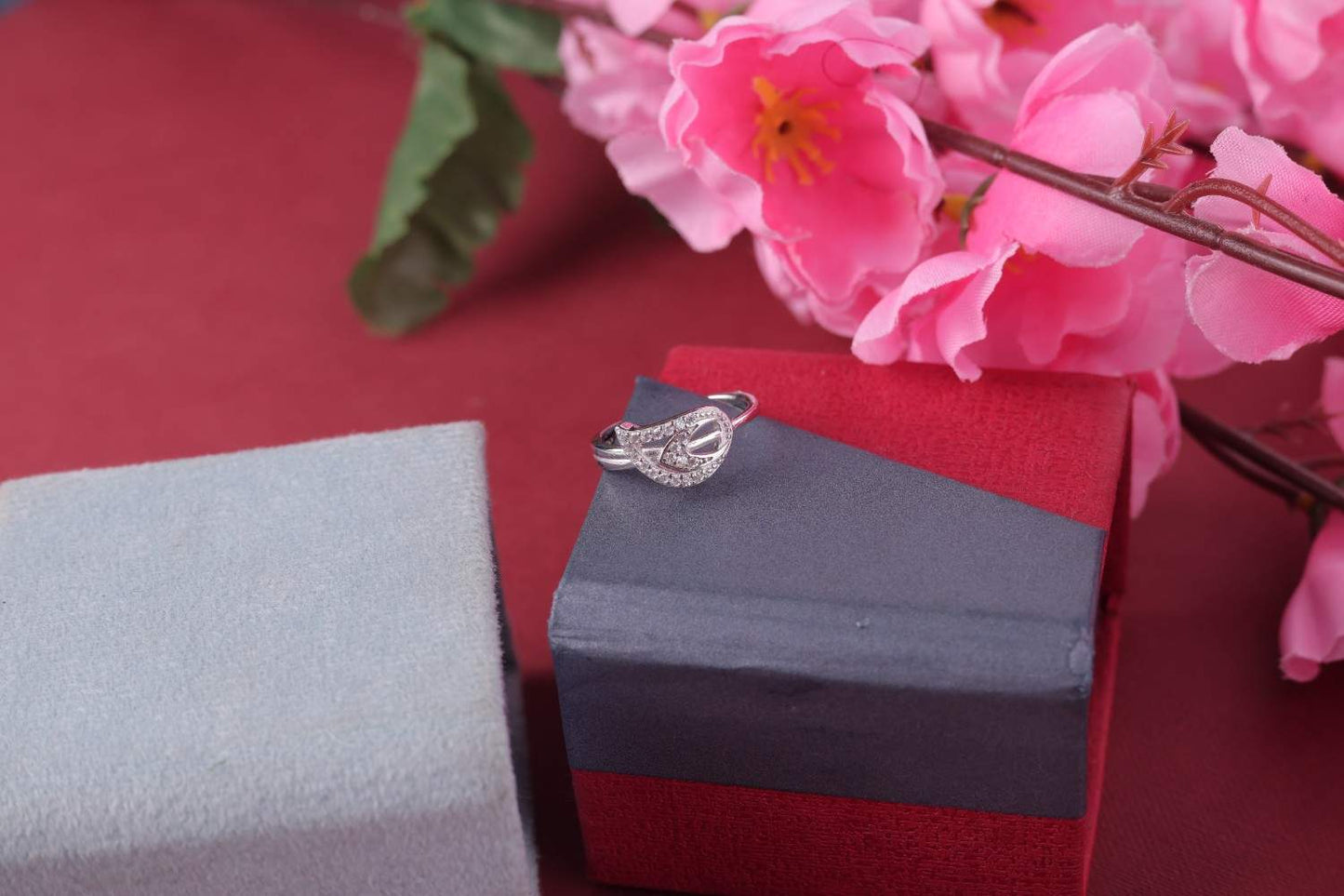 πΈ Teardrop Halo 925 Sterling Silver Ring | Elegant Zircon Design π