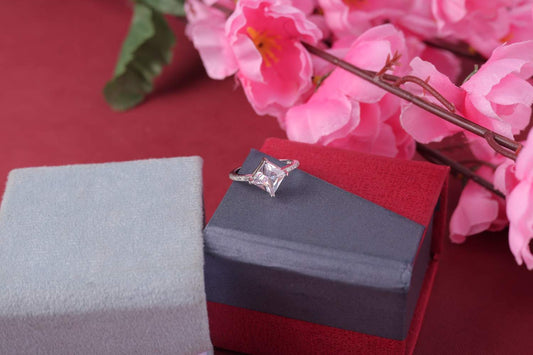 💍 925 Sterling Silver Square-Cut White Stone Ring ✨ Elegant Classic Jewelry