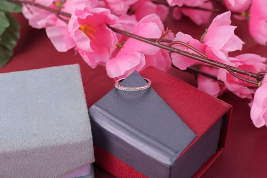 💍 925 Sterling Silver Band Ring ✨ Elegant CZ Studded Design