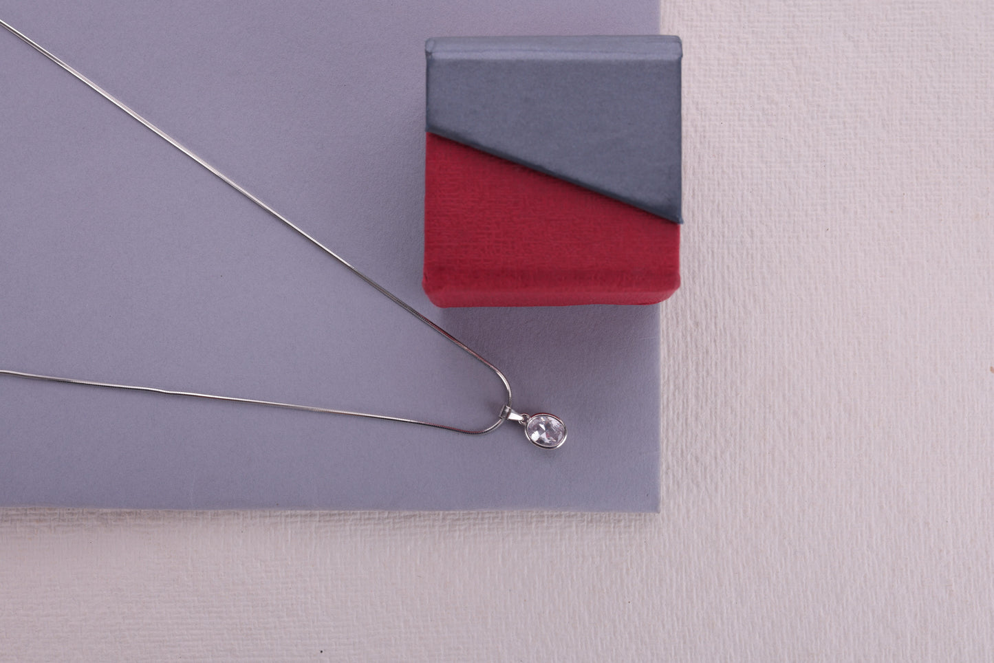 ✨ Elegant 925 Sterling Silver Pendant with Sparkling White Stone – Timeless Jewelry