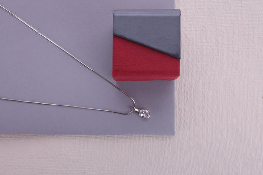 ✨ Elegant 925 Sterling Silver Pendant with Sparkling White Stone – Timeless Jewelry
