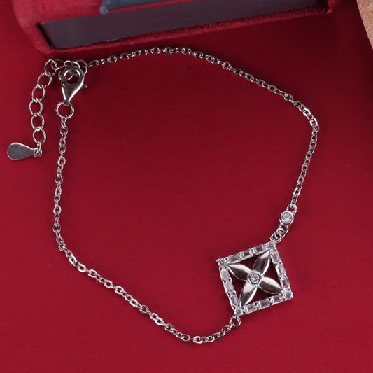 ✨ Elegant 925 Sterling Silver Bracelet – Timeless Beauty on Your Wrist ✨