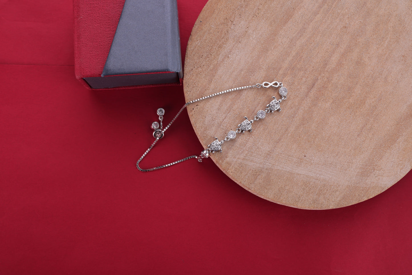 💎 Elegant 925 Sterling Silver Bracelet – Sparkling Grace for Every Look 💎