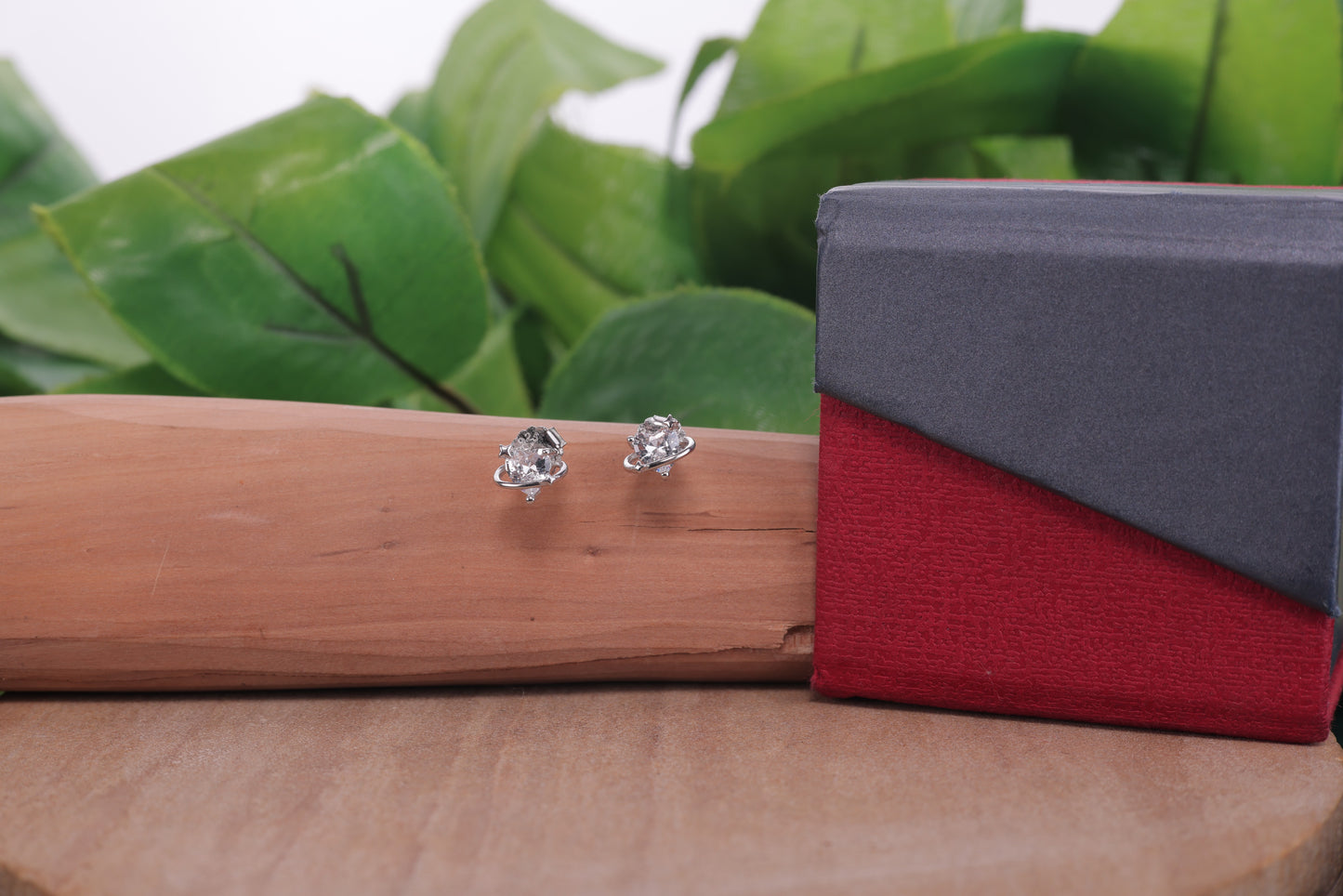 🏷️ 925 Sterling Silver Elegant Claw-Set Cubic Zirconia Stud Earrings – Timeless Classic Jewelry