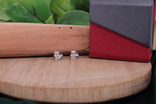 🏷️ 925 Sterling Silver Square-Cut Cubic Zirconia Stud Earrings – Modern Minimalist Jewelry