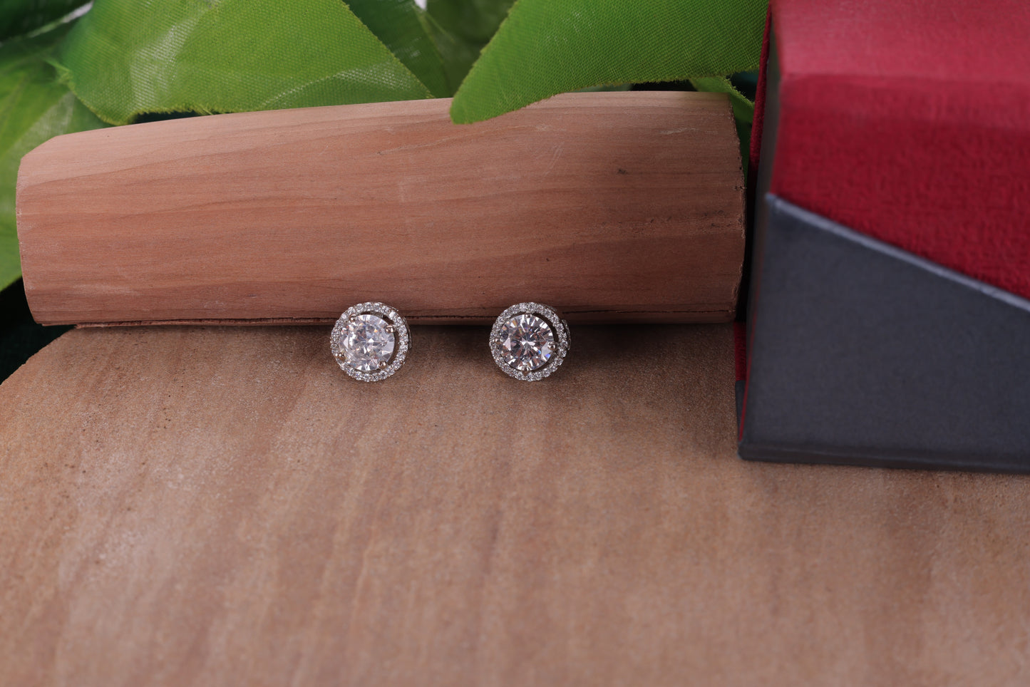 🏷️ 925 Sterling Silver Halo Stud Earrings with Sparkling Cubic Zircon – Elegant Unisex Jewelry