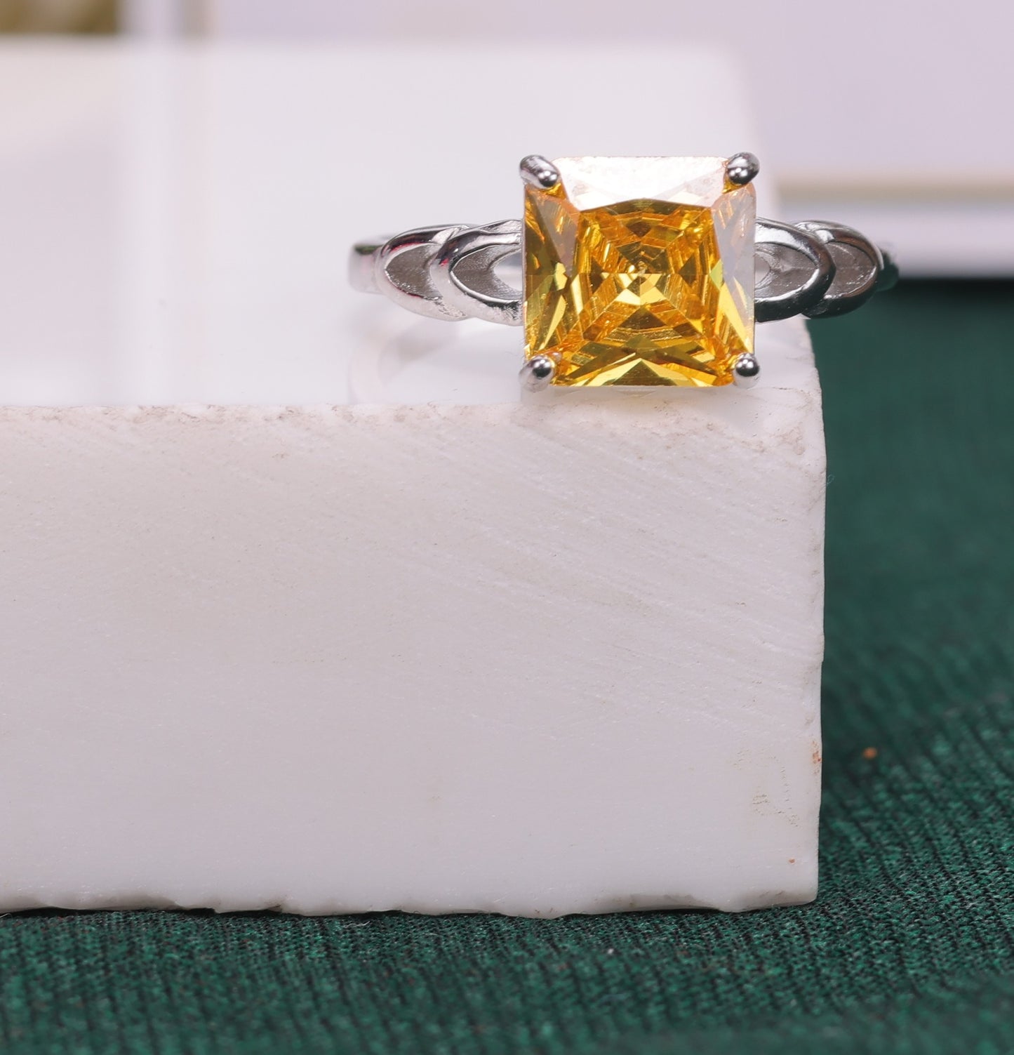 🌟 925 Sterling Silver Yellow Princess Cut Ring | Vibrant Solitaire Design 💍