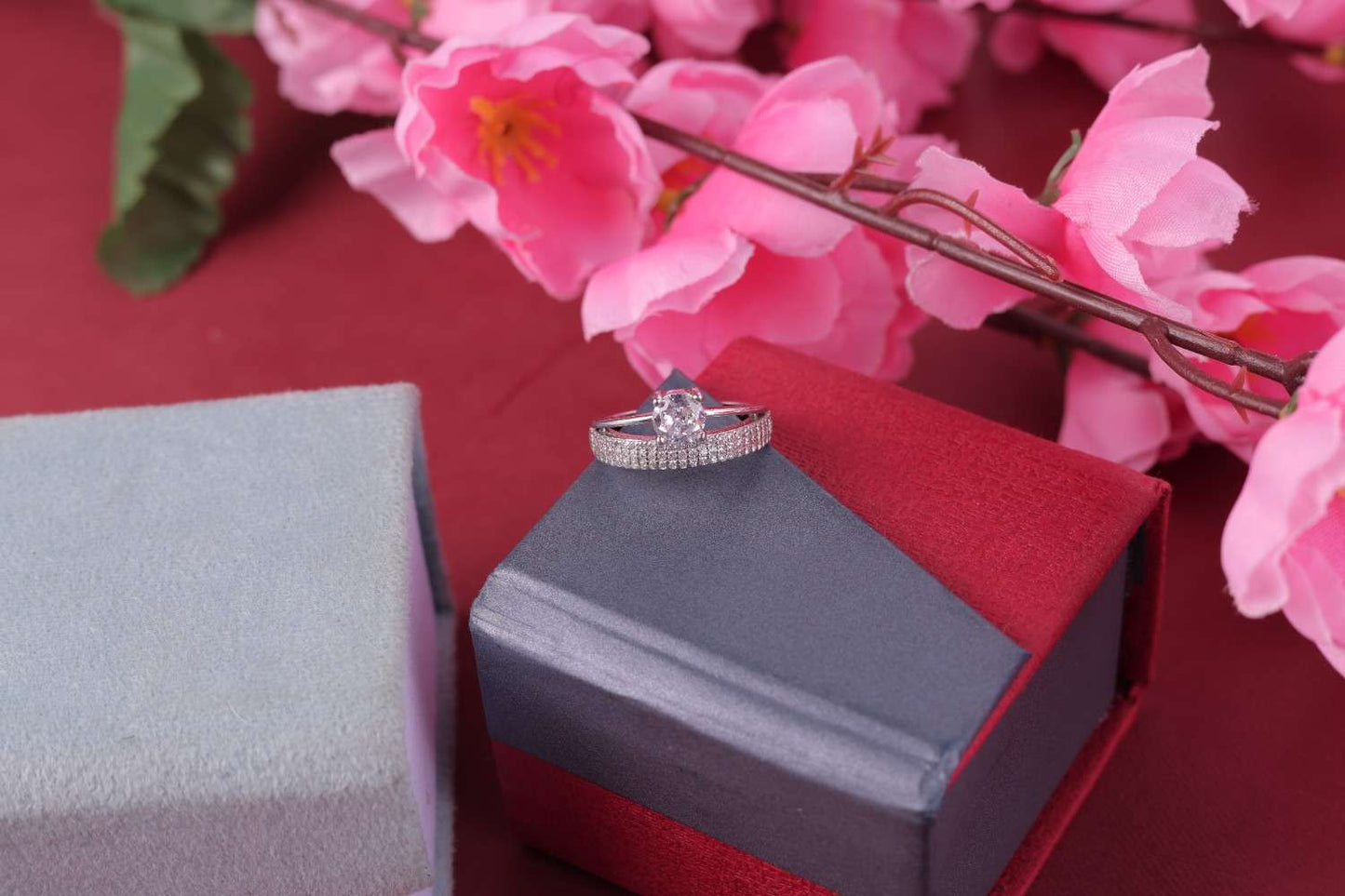 🌸 925 Sterling Silver Solitaire Engagement Ring | Elegant Round Cut with Pave Band 💎