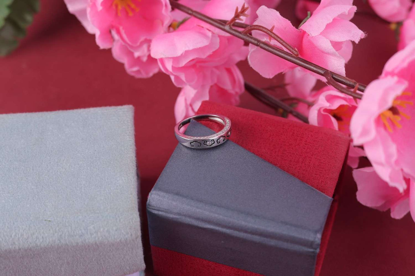 🌸 925 Sterling Silver Heart Pattern Ring | Romantic & Elegant Band 💕