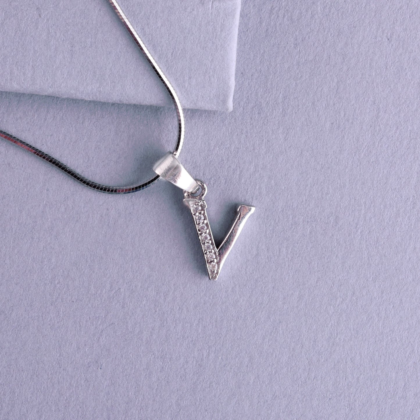 💎925 Sterling Silver "V" Alphabet Pendant Necklace for Women | Minimalist Silver Chain with Zircon Accents | Elegant Daily Wear Jewelry